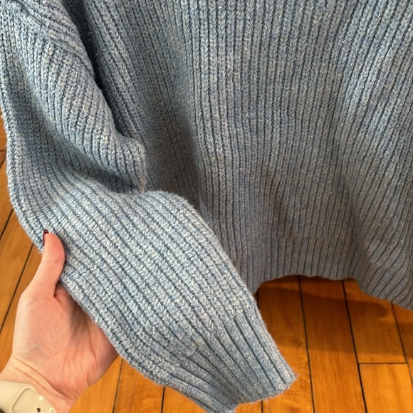 Sweater - Picture 2 of 4